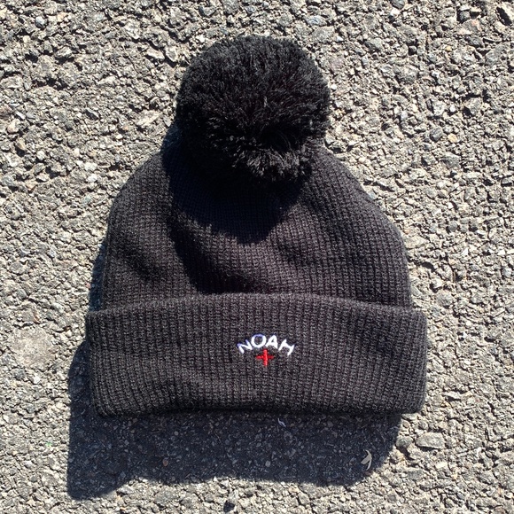 Noah NYC Other - Noah NYC Pom Pom Black Beanie Noah NYC Other - Noah NYC Pom Pom Black Beanie